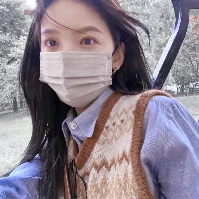 魔女的香水海报